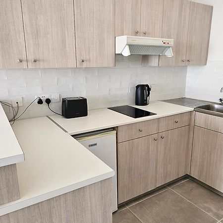 לרנקה Les Palmiers Sunorama Beach Apartments מראה חיצוני תמונה