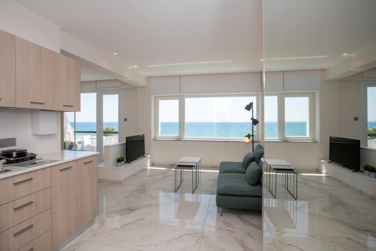 לרנקה Les Palmiers Sunorama Beach Apartments מראה חיצוני תמונה