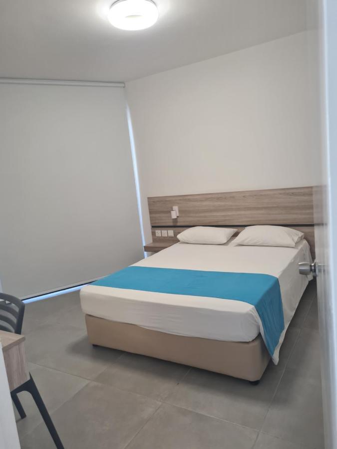 לרנקה Les Palmiers Sunorama Beach Apartments מראה חיצוני תמונה