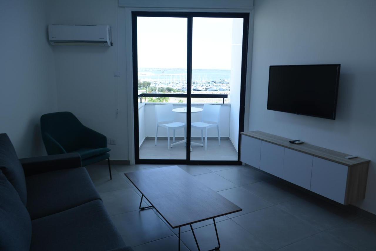 לרנקה Les Palmiers Sunorama Beach Apartments מראה חיצוני תמונה