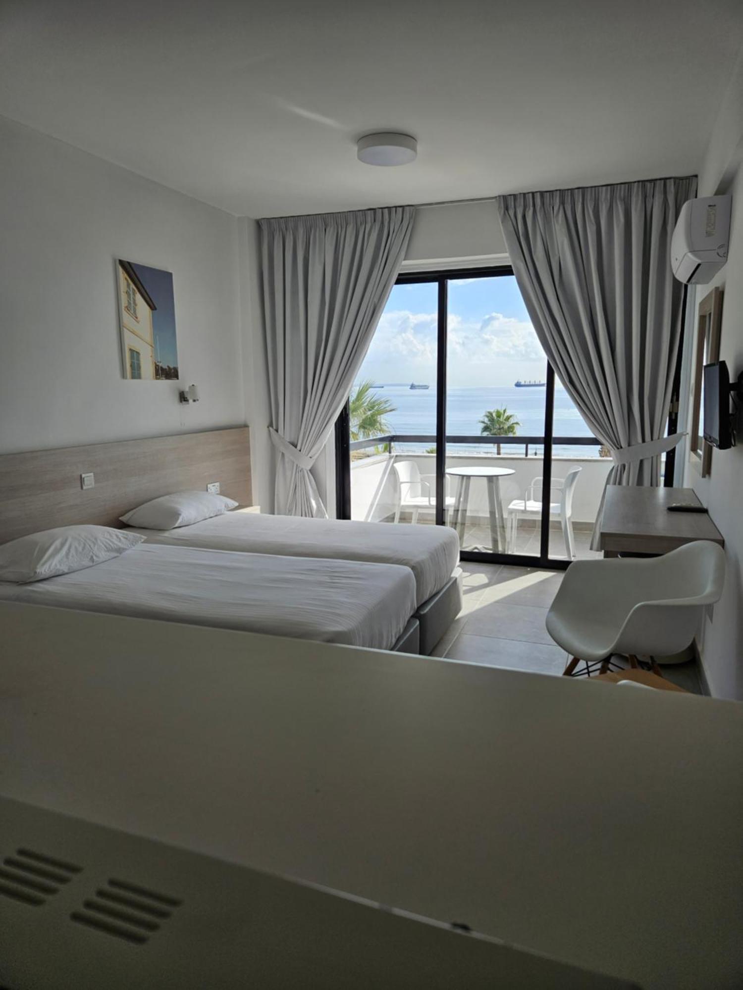 לרנקה Les Palmiers Sunorama Beach Apartments מראה חיצוני תמונה