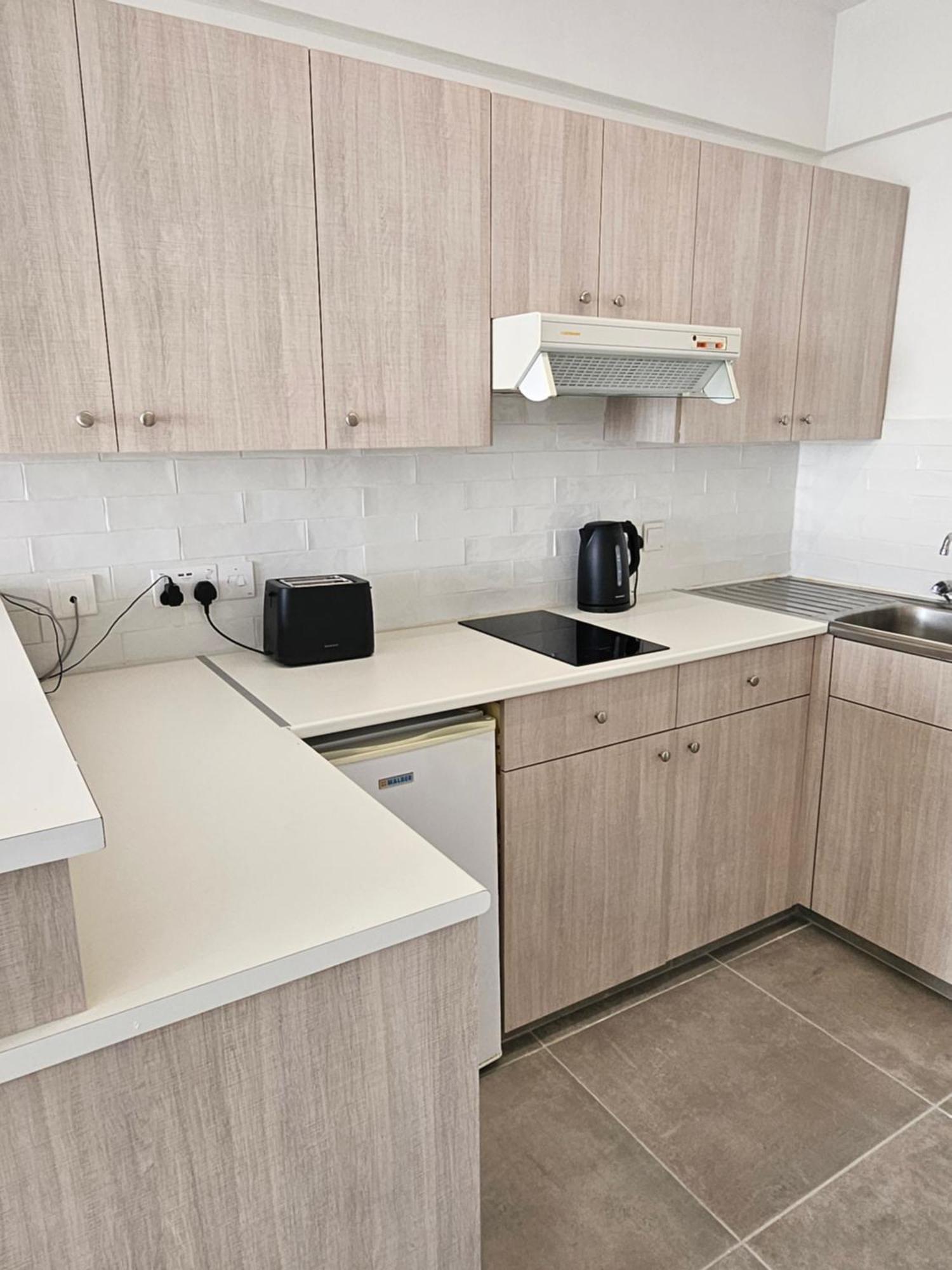 לרנקה Les Palmiers Sunorama Beach Apartments מראה חיצוני תמונה